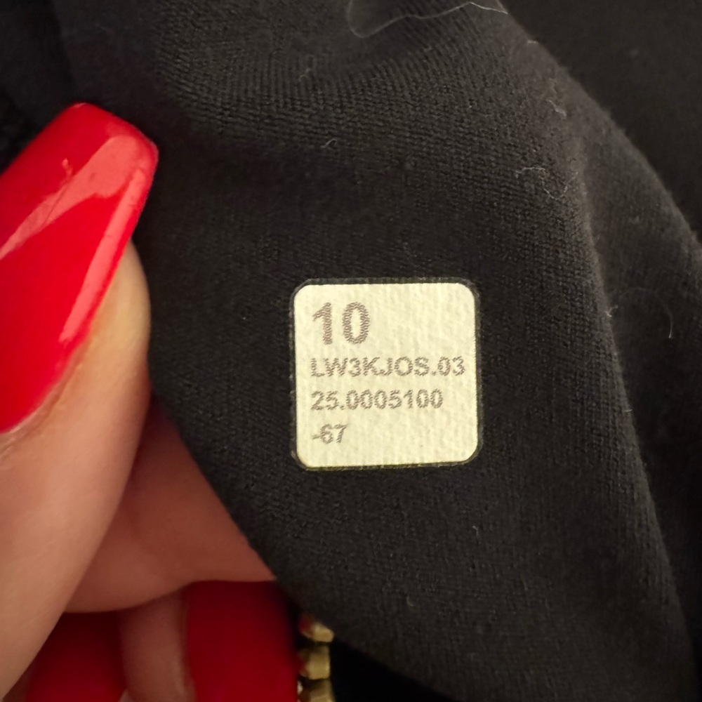 Lululemon black w/ gold zipper define jacket size 10 - Picture 4 of 7